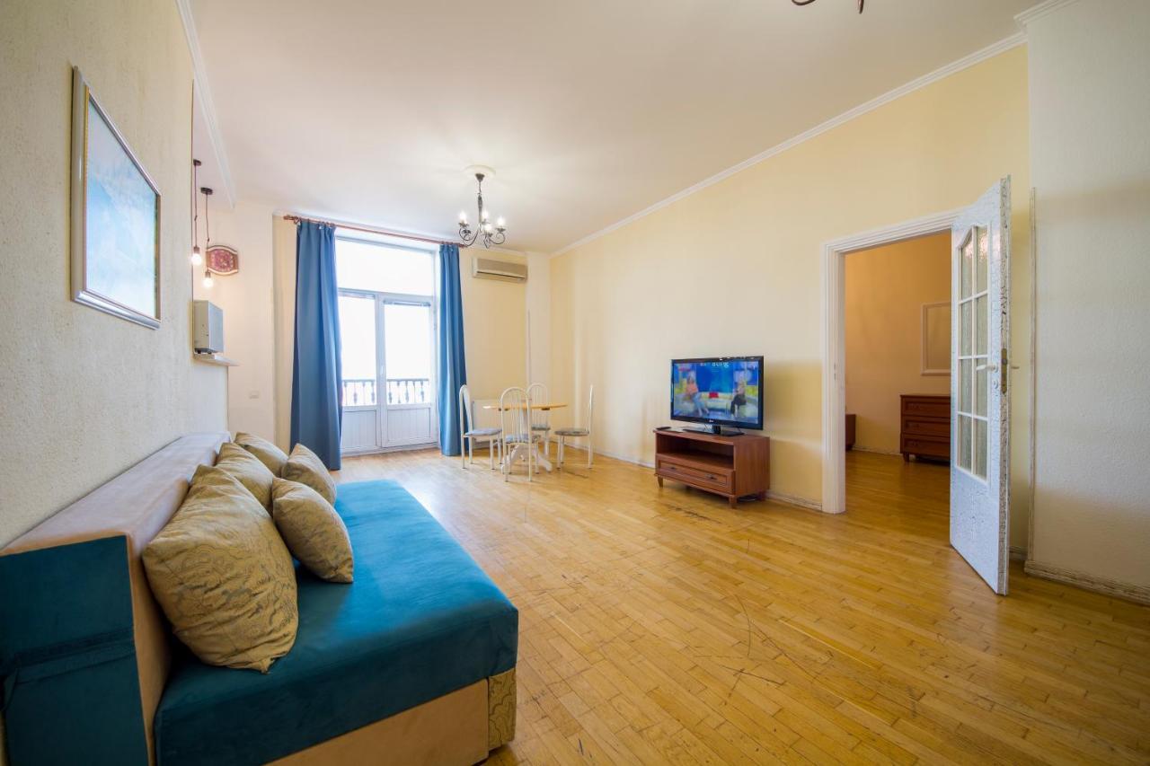 Central Apartments On Khreschatyk Kiev Dış mekan fotoğraf