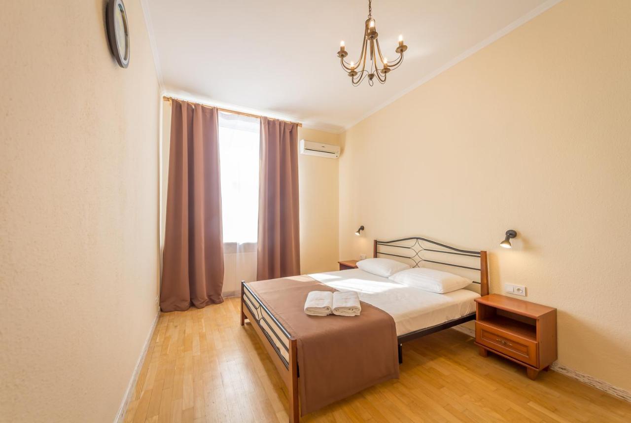 Central Apartments On Khreschatyk Kiev Dış mekan fotoğraf